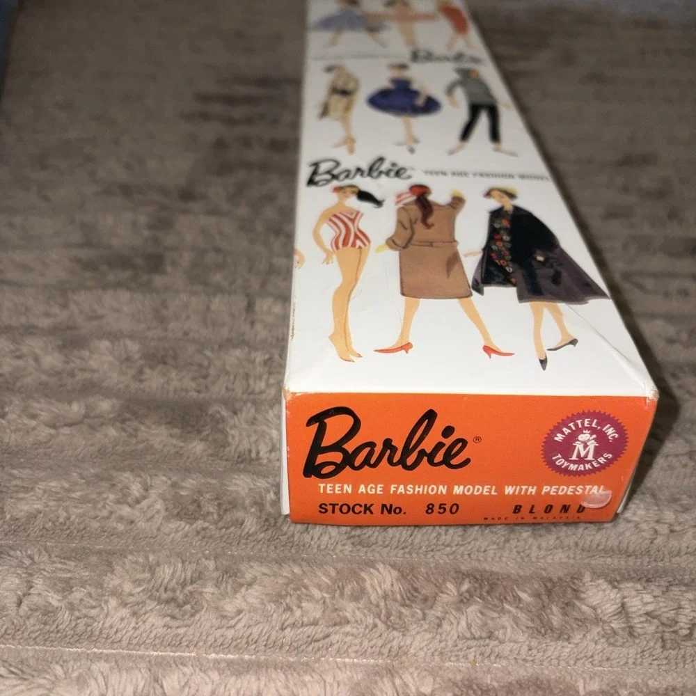 35th Anniversary Nostalgic Barbie 1959 Special Edition Reproduction In Box